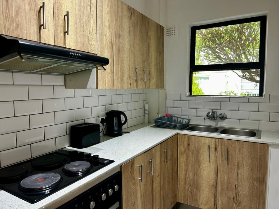 To Let 1 Bedroom Property for Rent in Sea Point Western Cape